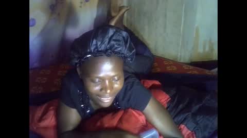 Snapshot of cute_leylah chatting on 03/27/26, 12:49 cute_leylah online show from 03/27/26, 12:49