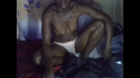 Snapshot of cute_leylah chatting on 04/27/26, 04:10 cute_leylah online show from 04/27/26, 04:10