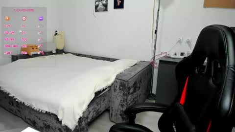 Emily online show from 04/30/26, 09:04