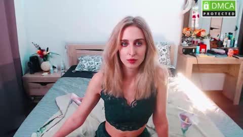 Milana online show from 09/12/25, 09:42