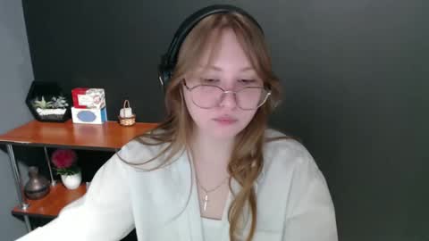 Veronica online show from 01/27/25, 10:16