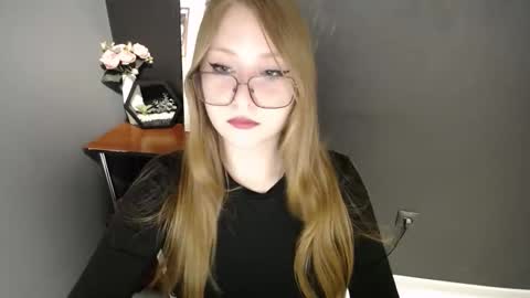 Snapshot of cute_minx chatting on 03/02/26, 07:15 Veronica online show from 03/02/26, 07:15
