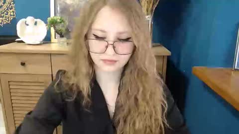 Snapshot of cute_minx chatting on 03/27/26, 07:36 Veronica online show from 03/27/26, 07:36