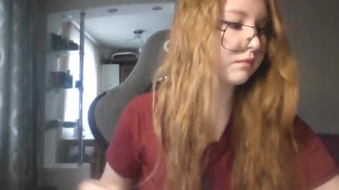 Snapshot of cute_minx chatting on 03/28/26, 05:07 Veronica online show from 03/28/26, 05:07