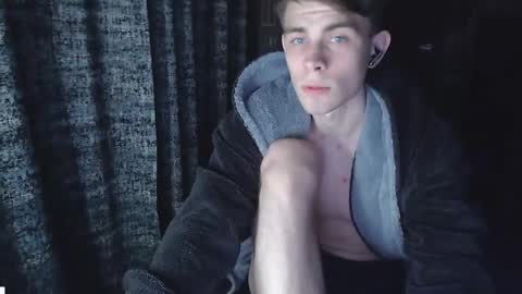 Snapshot of cute_oliver chatting on 11/14/25, 07:12 Oliver online show from 11/14/25, 07:12