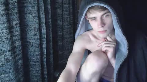 Snapshot of cute_oliver chatting on 11/23/25, 07:02 Oliver online show from 11/23/25, 07:02