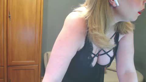 Snapshot of cute_phoenix chatting on 05/15/26, 04:47 cute_phoenix online show from 05/15/26, 04:47