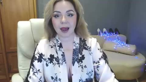 Snapshot of cute_phoenix chatting on 06/19/26, 07:17 cute_phoenix online show from 06/19/26, 07:17