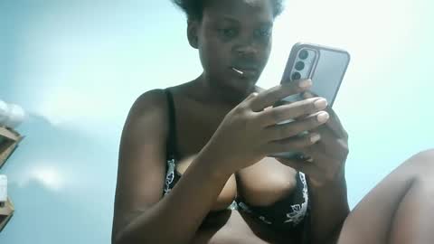 Snapshot of cute_roxie chatting on 01/26/25, 12:43 cute_roxie online show from 01/26/25, 12:43