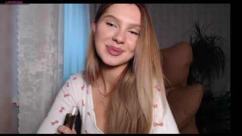 Hello Im Alisa Thank you for all the support  online show from 04/18/26, 05:55