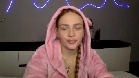 cute_shy06 online show from 01/08/26, 07:05