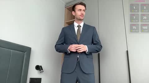 cute_skywalker online show from 09/18/25, 07:43