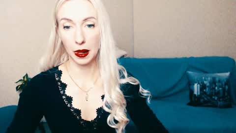 cute_smile_shy online show from 01/16/25, 08:14