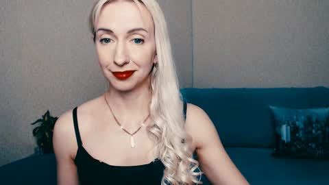 cute_smile_shy online show from 01/21/25, 10:19