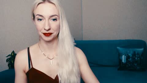 cute_smile_shy online show from 01/28/25, 08:26