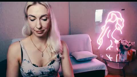 cute_smile_shy online show from 10/11/25, 05:55