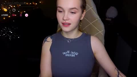 Snapshot of cute_summer_breathe chatting on 11/10/25, 05:34 Sue online show from 11/10/25, 05:34