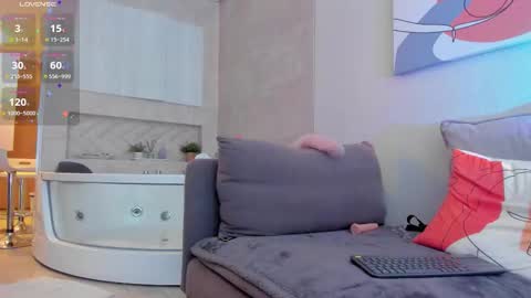 katalinda montt online show from 11/23/25, 03:12