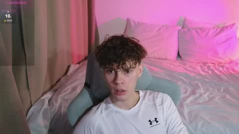 Snapshot of cute_thomas chatting on 03/25/26, 05:52 Thomas - online show from 03/25/26, 05:52