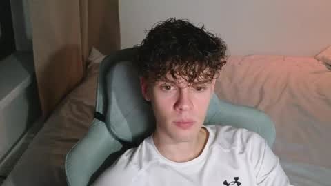 Snapshot of cute_thomas chatting on 04/06/26, 08:32 Thomas - online show from 04/06/26, 08:32