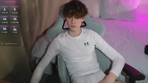 Snapshot of cute_thomas chatting on 04/23/26, 06:21 Thomas - online show from 04/23/26, 06:21