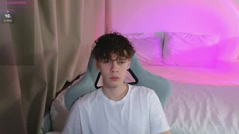 Snapshot of cute_thomas chatting on 05/04/26, 07:10 Thomas - online show from 05/04/26, 07:10