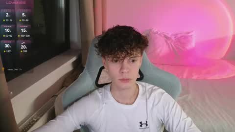Snapshot of cute_thomas chatting on 05/06/26, 06:57 Thomas - online show from 05/06/26, 06:57