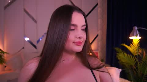 Snapshot of cuteamberr chatting on 10/08/25, 12:30 Amber online show from 10/08/25, 12:30