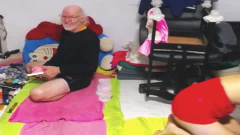 Snapshot of cuteandsexyone chatting on 01/19/25, 04:44 CuteAndSexyOne Na and Brian online show from 01/19/25, 04:44