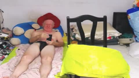 Snapshot of cuteandsexyone chatting on 02/15/25, 09:26 CuteAndSexyOne Na and Brian online show from 02/15/25, 09:26