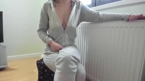 Anne-Marie  online show from 03/03/25, 07:32