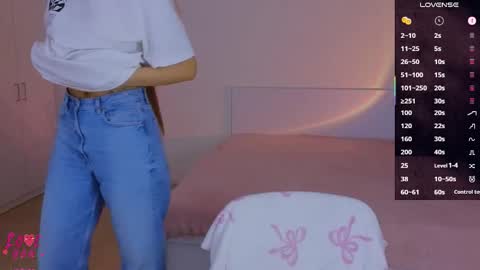 Snapshot of cuteariel7 chatting on 10/08/25, 04:48 Ariel online show from 10/08/25, 04:48