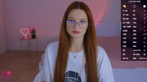 Snapshot of cuteariel7 chatting on 11/21/25, 06:28 Ariel online show from 11/21/25, 06:28