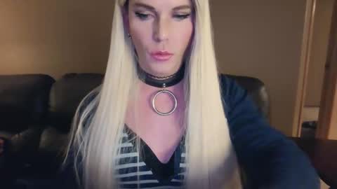 Snapshot of cuteashley90 chatting on 10/19/25, 07:09 Ashley online show from 10/19/25, 07:09