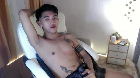 Snapshot of cuteasiancock98 chatting on 02/01/25, 12:07 Steph online show from 02/01/25, 12:07