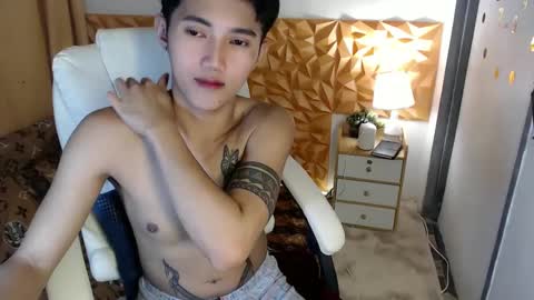 Snapshot of cuteasiancock98 chatting on 02/19/25, 05:05 Steph online show from 02/19/25, 05:05