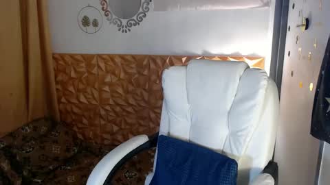 Snapshot of cuteasiancock98 chatting on 03/01/25, 03:43 Steph online show from 03/01/25, 03:43