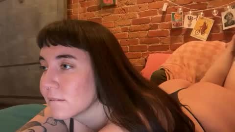 Snapshot of cuteballoons chatting on 03/03/26, 10:26 CuteBalloons online show from 03/03/26, 10:26