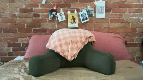 Snapshot of cuteballoons chatting on 04/20/26, 07:26 CuteBalloons online show from 04/20/26, 07:26