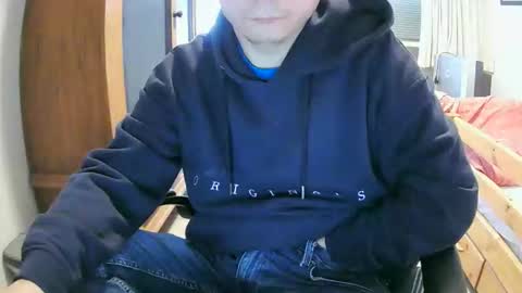 Cuteboy090 online show from 09/18/25, 12:40