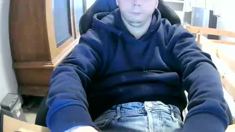 Cuteboy090 online show from 10/31/25, 11:11