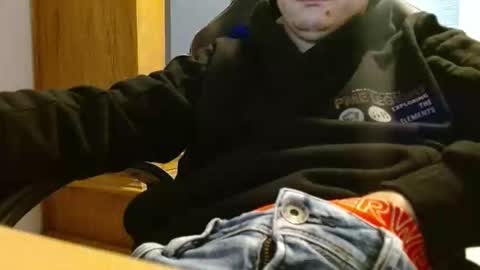 Cuteboy090 online show from 05/05/26, 09:39