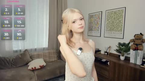 Snapshot of cutebrutality chatting on 11/19/25, 07:41 Alice online show from 11/19/25, 07:41