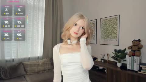 Snapshot of cutebrutality chatting on 11/20/25, 07:41 Alice online show from 11/20/25, 07:41