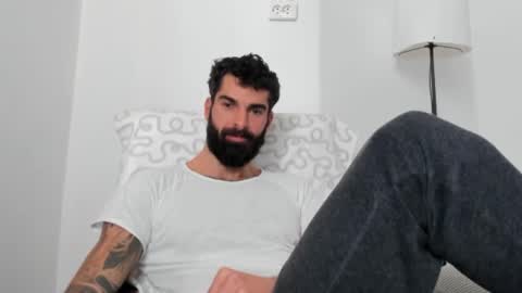 cuteeboy online show from 11/24/25, 08:36