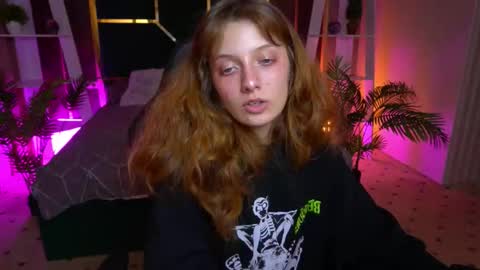 Snapshot of cuteefoxy chatting on 11/18/25, 02:54 Foxy online show from 11/18/25, 02:54