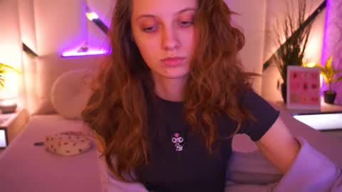 Snapshot of cuteefoxy chatting on 03/06/26, 01:29 Foxy online show from 03/06/26, 01:29