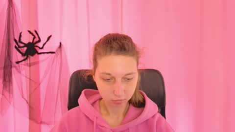 Elli online show from 11/04/25, 10:58