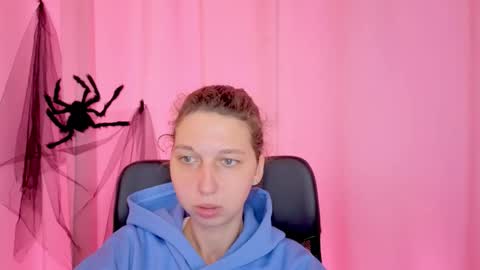 Elli online show from 11/11/25, 11:10