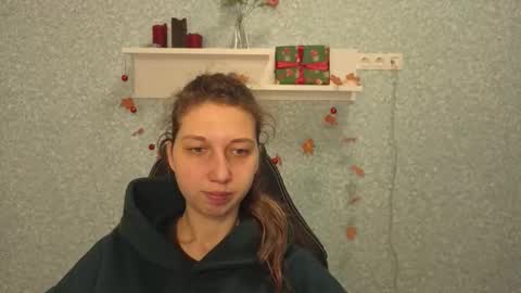 Elli online show from 12/18/25, 05:35